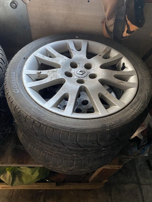 Vand set de roti R17 pentru Renault