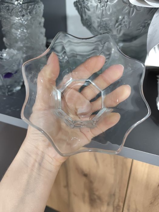 Продам вазочки  6 штук