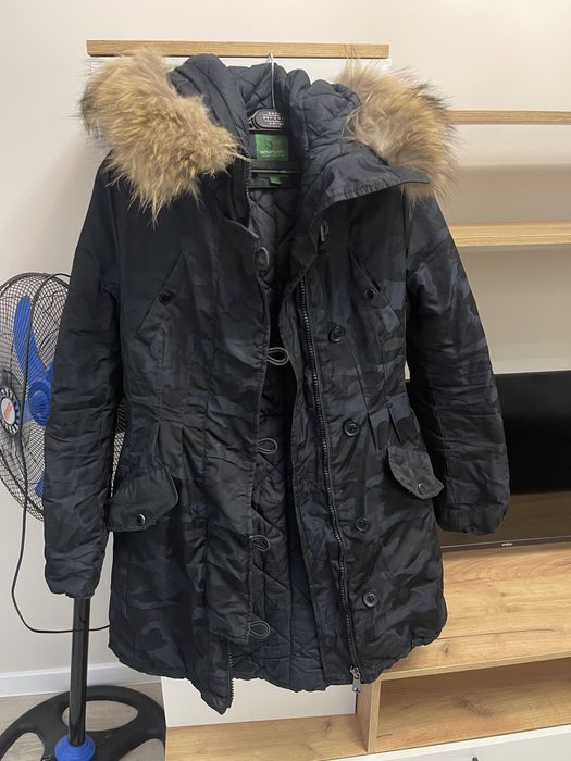 Куртка с капюшоном (мех снимается) Теплая