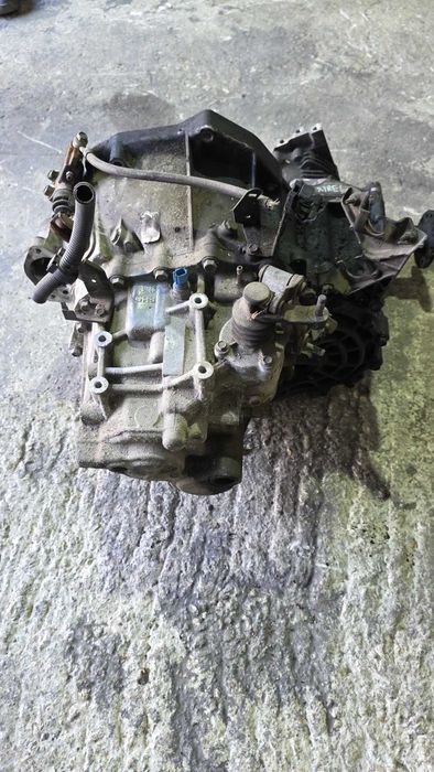 Скоростна кутия за Nissan X-Trail 2.2dCi / Нисан Екс-Трейл 2002г.