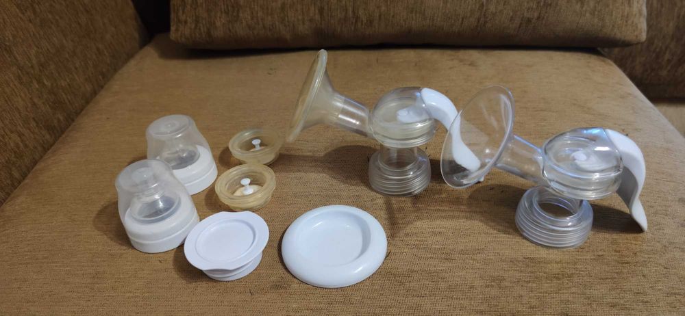 Avent 2 помпи за кърма 4бр шишета Авент + стерилизатор Бертони