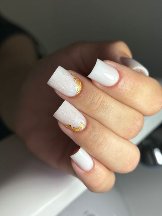 Manichiură semipermanentă/gel