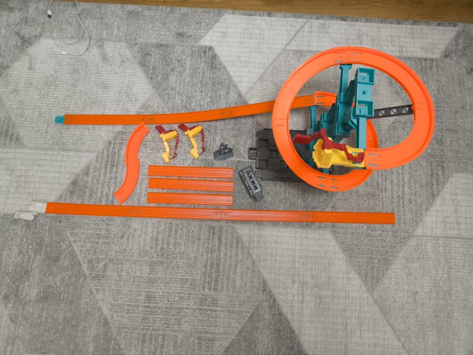 Продам трек хотвилс