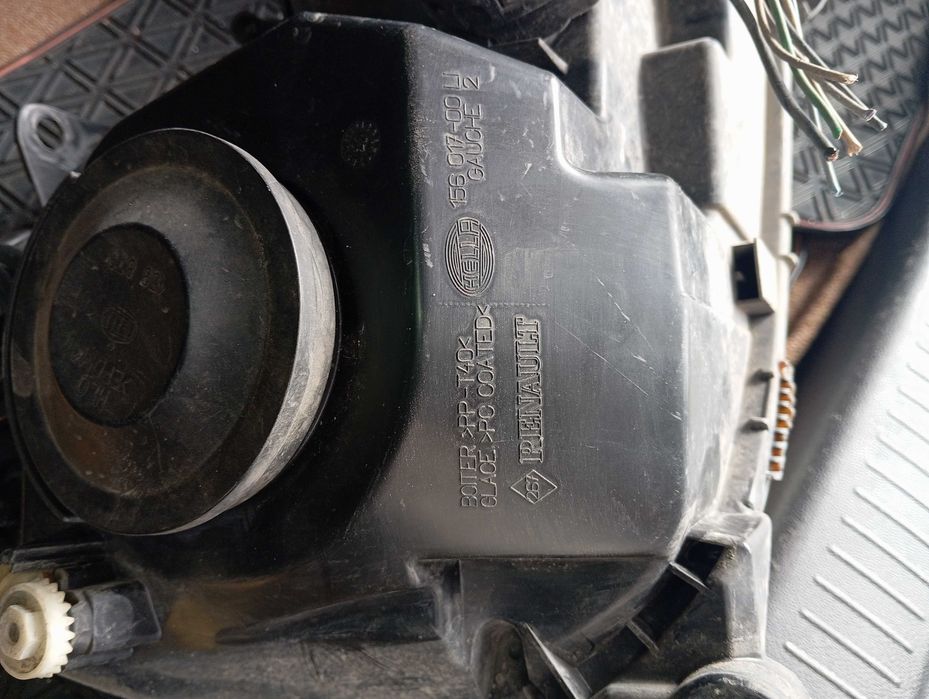 Продавам фарове за Рено Клио 2 2001г