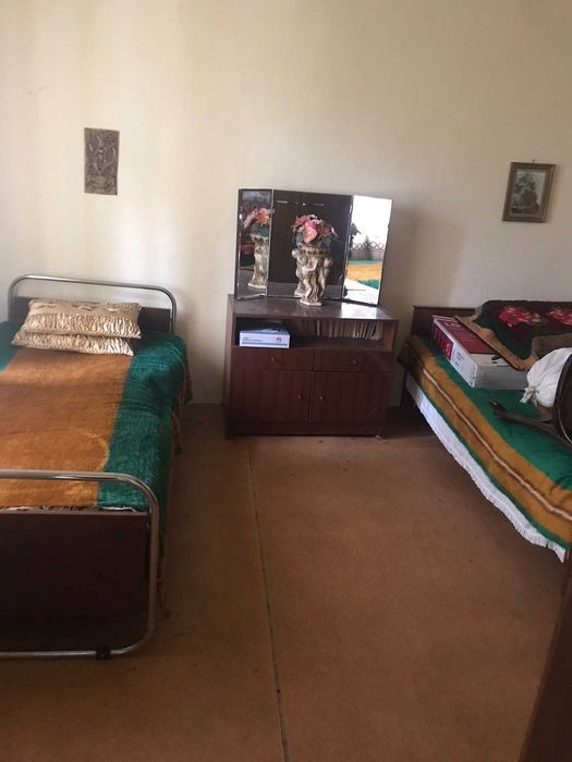 голяма къща с голям двор в с.Татари община Белене