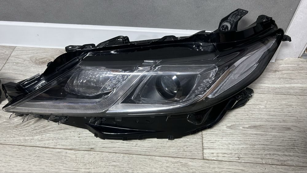 Фары камри 70/75 оригинал комплект