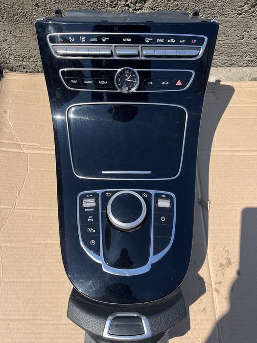 Consola centrala / Joystick / Climatronic / Radio Mercedes E W213