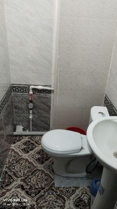 Kitob krug yonida Dom sotiladi 3 xona 64 kv metr hamma sharoiti bor