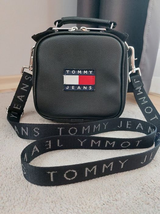 Чанти Tommy Jeans и CAFENOIR