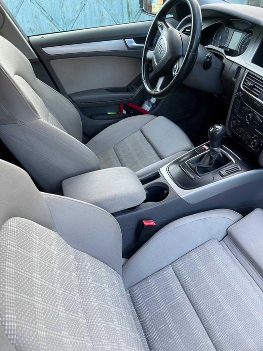 Vând audi a4b2.0 tfsi quattro an 2010 Euro5 6 trepte manual km21xxxxx