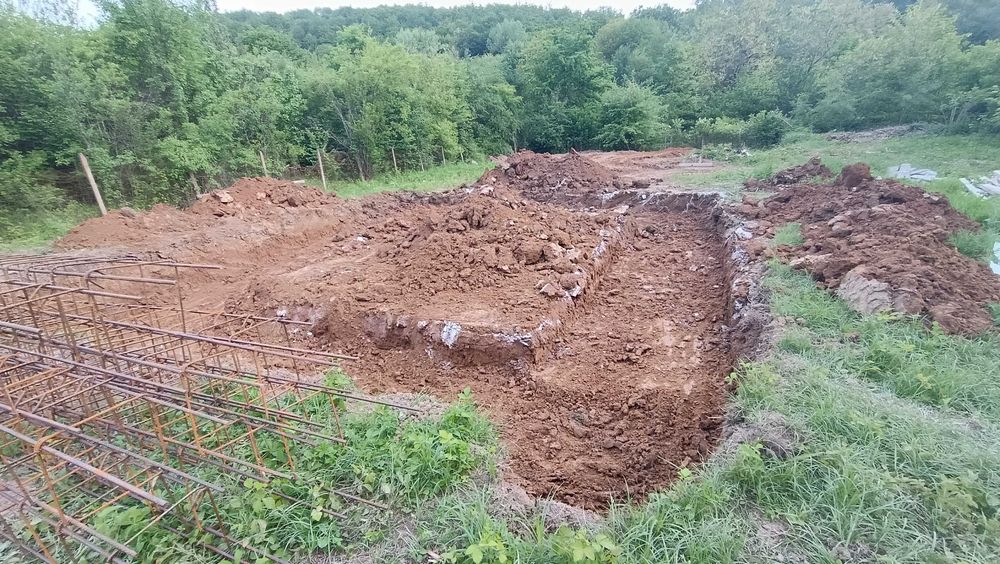 Услуги с Комбиниран Багер