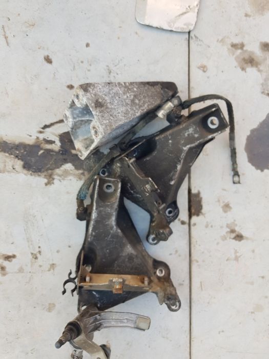 Лапа двигател м47 бмв е90 е91 е87