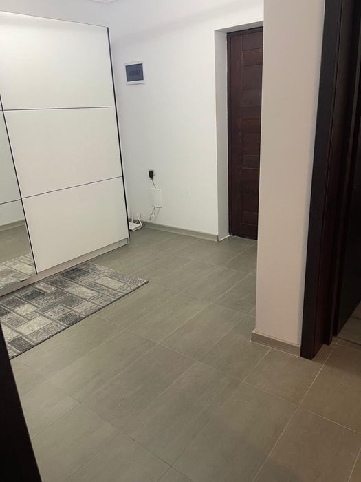 Inchiriez apartament Sân Petru