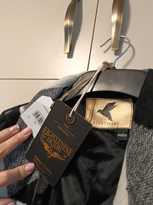 Vând jachetă/cardigan de damă, mărimea M,  cu imprimeu geometric alb-negru