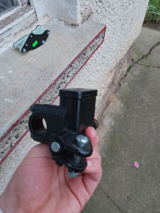 Предна спирачна помпа