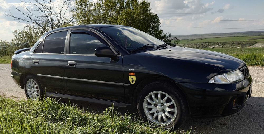 Продавам автомобил Mitsubishi Carisma