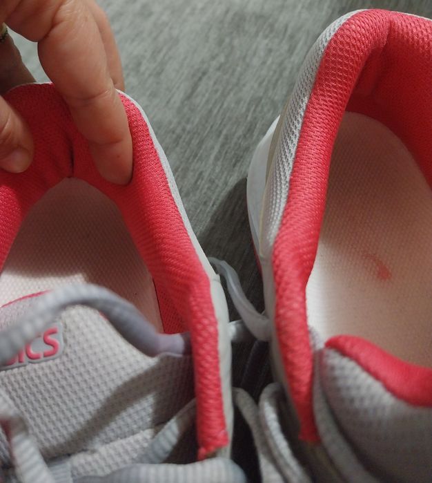 Adidasi Asics mar 40,5