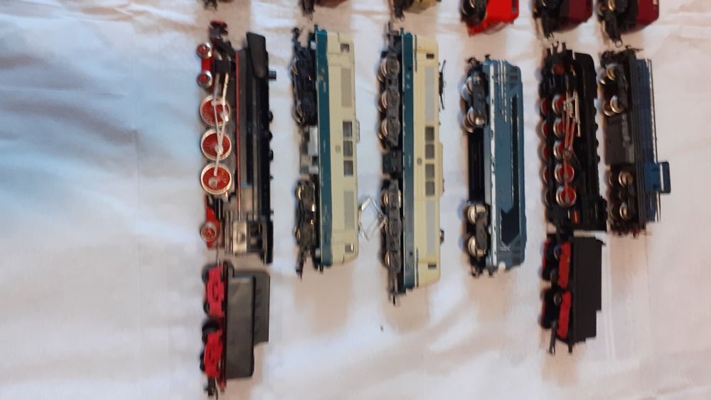 Locomotive trenulet electric scara HO