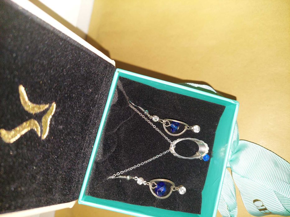 set colier si cercei in cutie cadou cu fundita charm