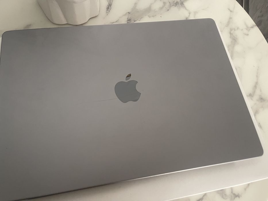 MacBook Pro 16” M1 16GB 512GB SSD