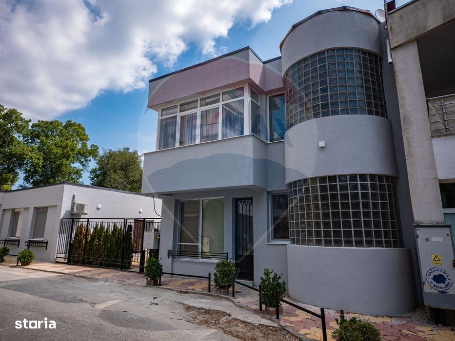 Casă / Vilă cu 5 camere de vânzare în zona Central