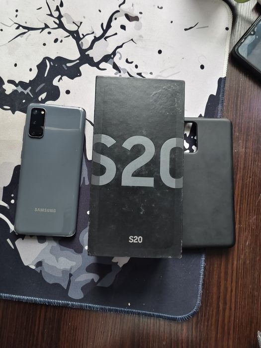 Продам  Samsung s20