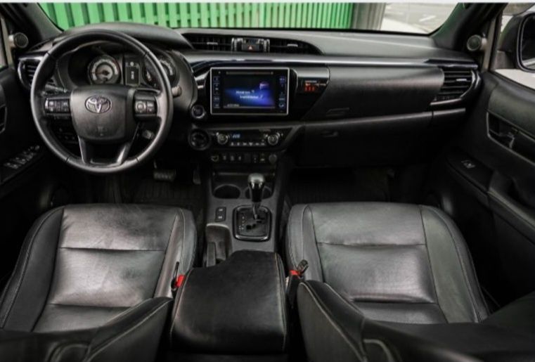 Vand Toyota Hilux 2.4D 150CP 4x4 Double Cab AT Executive