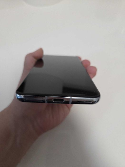 OnePlus 8T – 8GB RAM / 128GB – Liber la rețea – Stare foarte buna