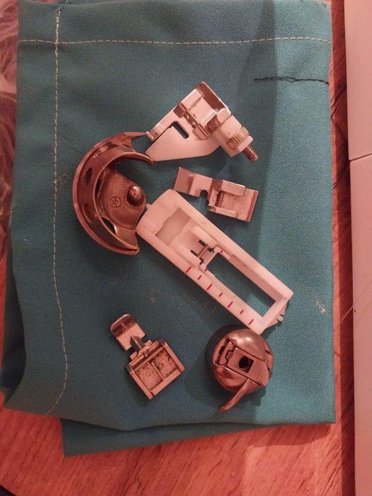 Продам швейную машинку