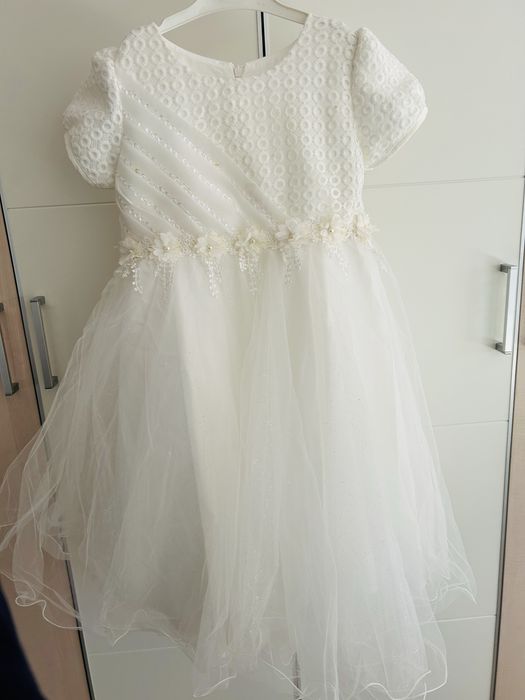 Продам новое детское белое платье