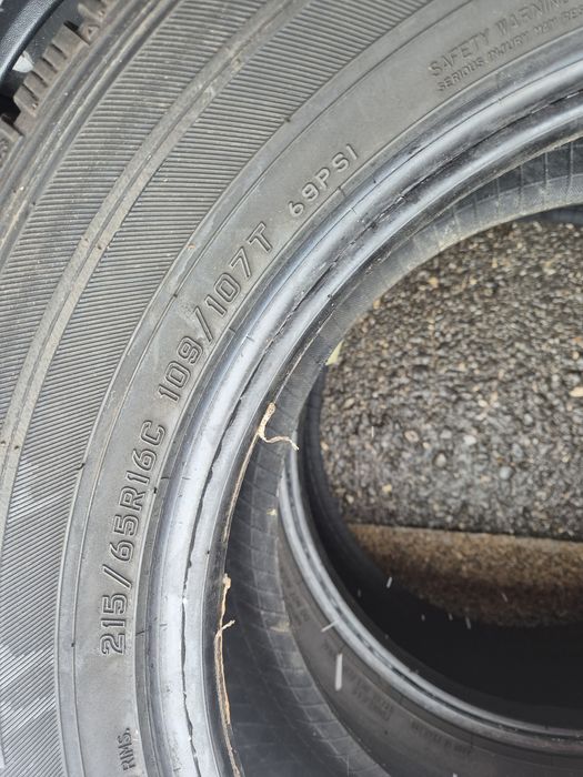 Vând cauciucuri 215/65/16 C M+S 2și2 buc imp Germania