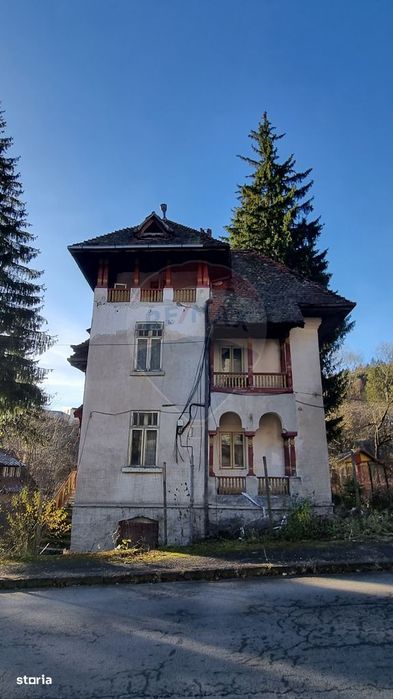 Casă / Vilă interbelica de vanzare +teren,Predeal