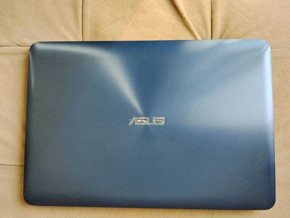 Asus R556UQK FullHD Intel Core i7 /12GB/SSD 256GB/ 2часа батерия/чанта