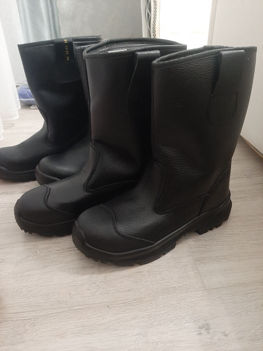Сапоги новые 42-43