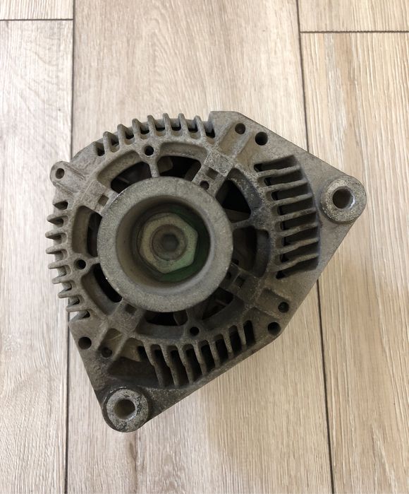 Генератор на Мерседес W124, 202, 210