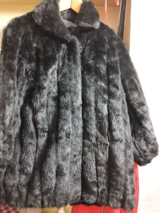 Продам пальто шубу тренч