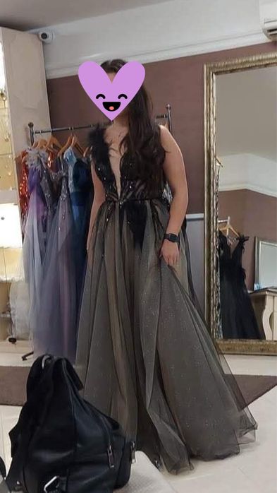 Бална рокля с гол гръб