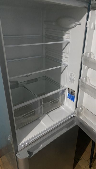 Холодильник INDESIT почти новая
