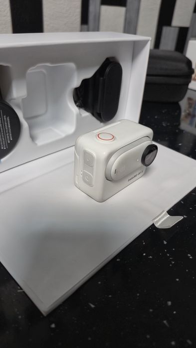 Insta360 Go3 64GB FullBox si cutie de transport