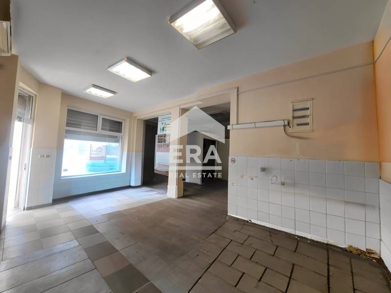 Продава се Магазин в Варна, Цветен квартал - 91 кв.м за 825 €/кв.м - Снимка #1