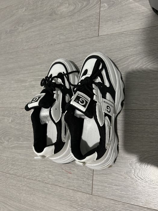 Кроссовки новый 4990