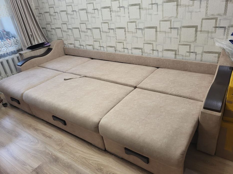 Продам диван большой, длина 340 см.