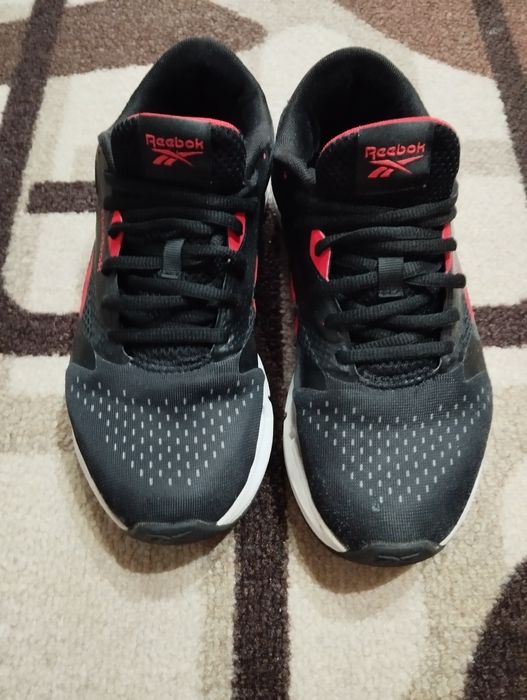 маратонки  Reebok