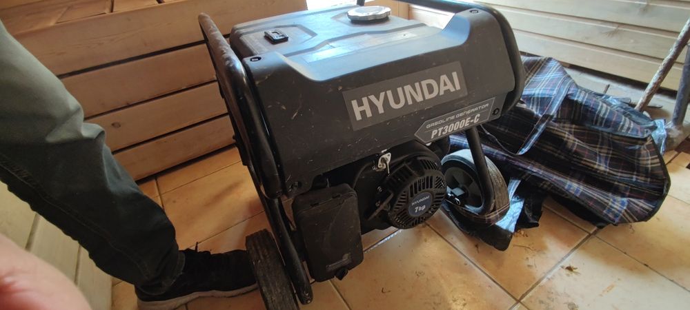 Бензиновый генератор Hyundai новый