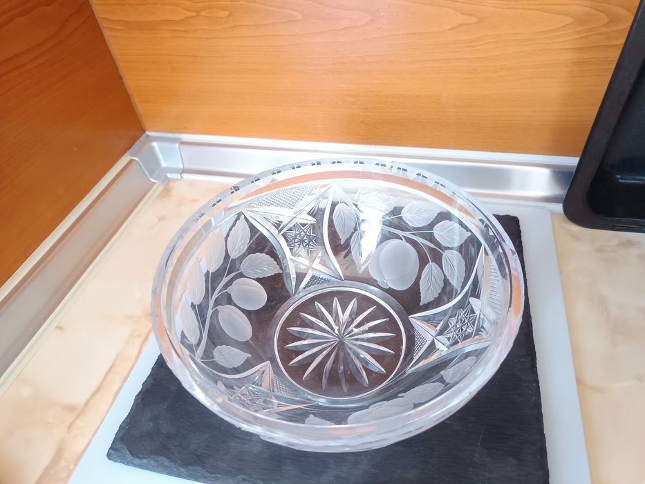 Кристална купа за плодове и кристална захарница