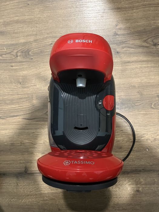 Кафе машина Bosch Tassimo + подарък капсули