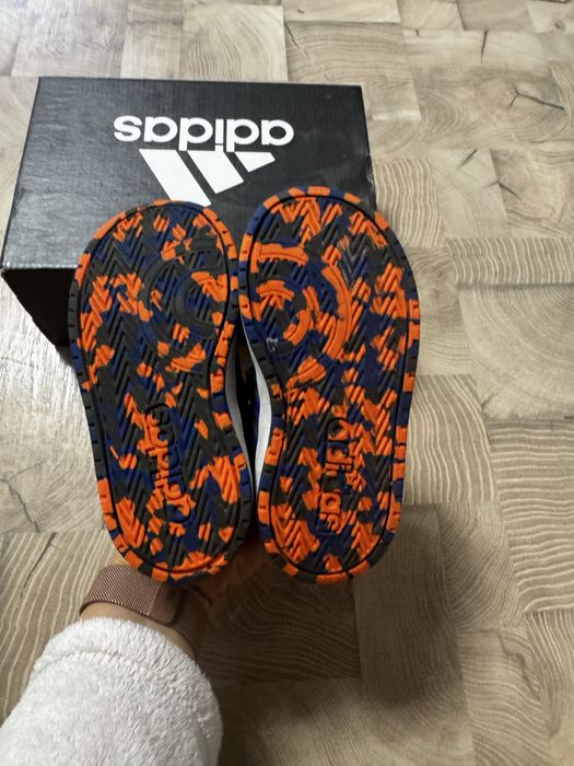 Adidasi ADIDAS nr 25