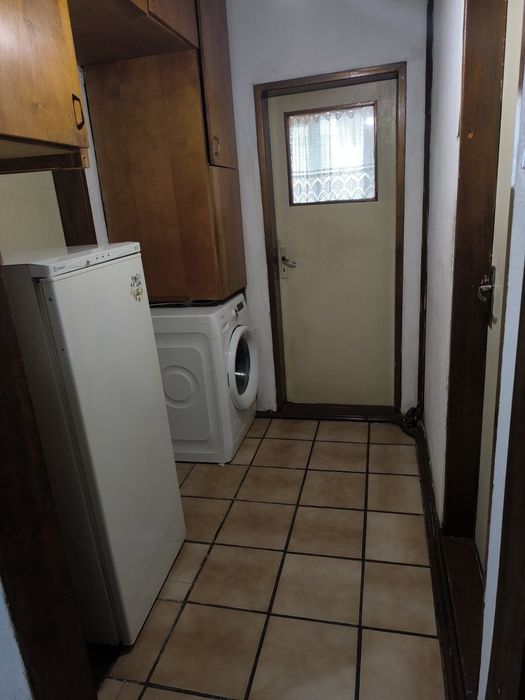 Двустаен апартамент – локално парно, среден етаж