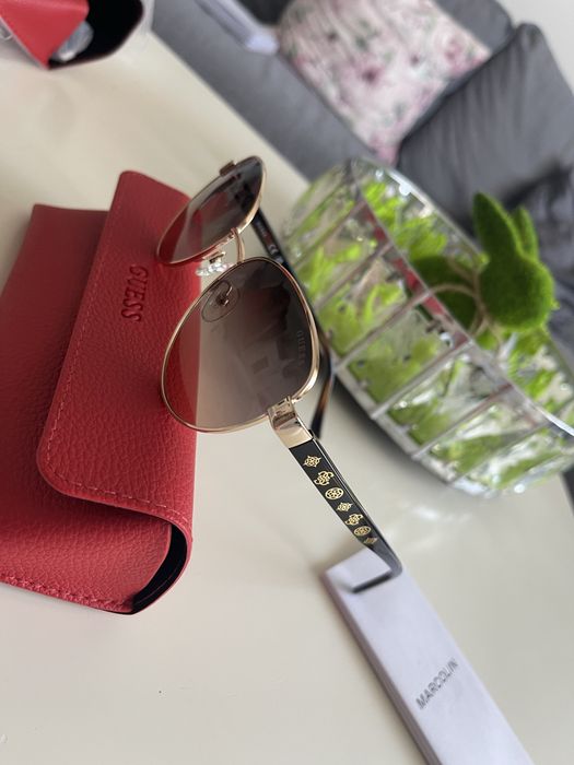 Слънчеви очила Guess и Jimmy Choo