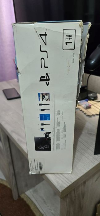Продам  SONY PS4